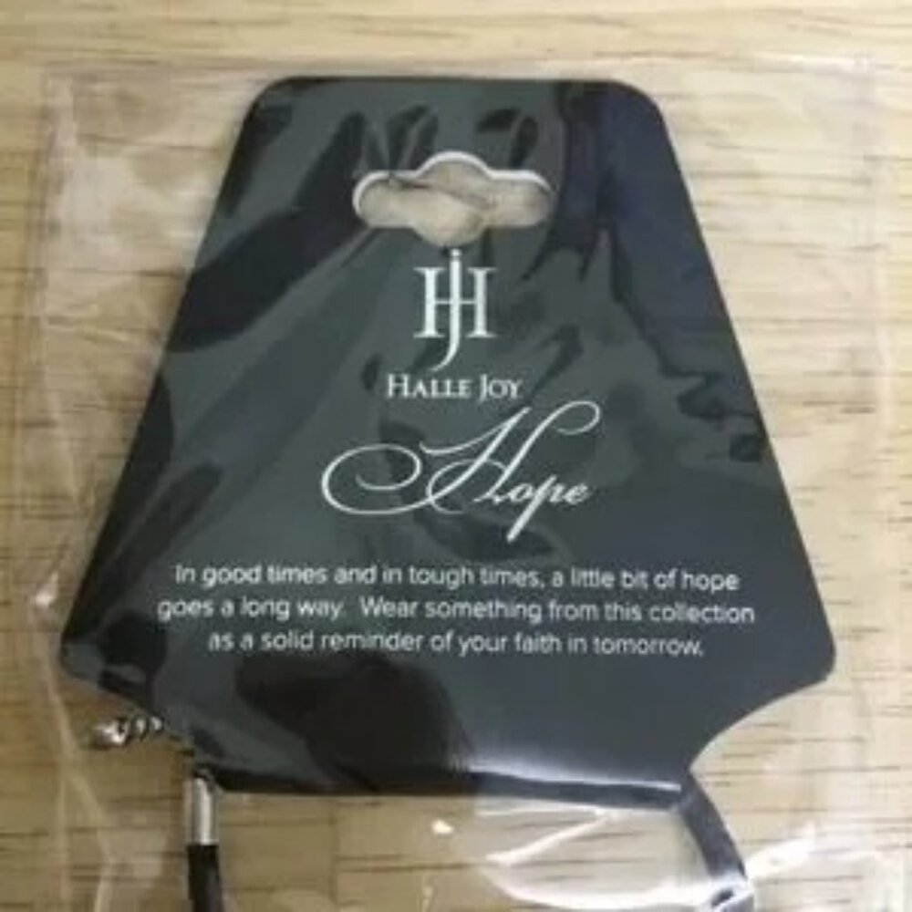 Halle Joy Embrace Cross Pendant Necklace Metal &‎ Leather Black & Silver - Picture 6 of 6